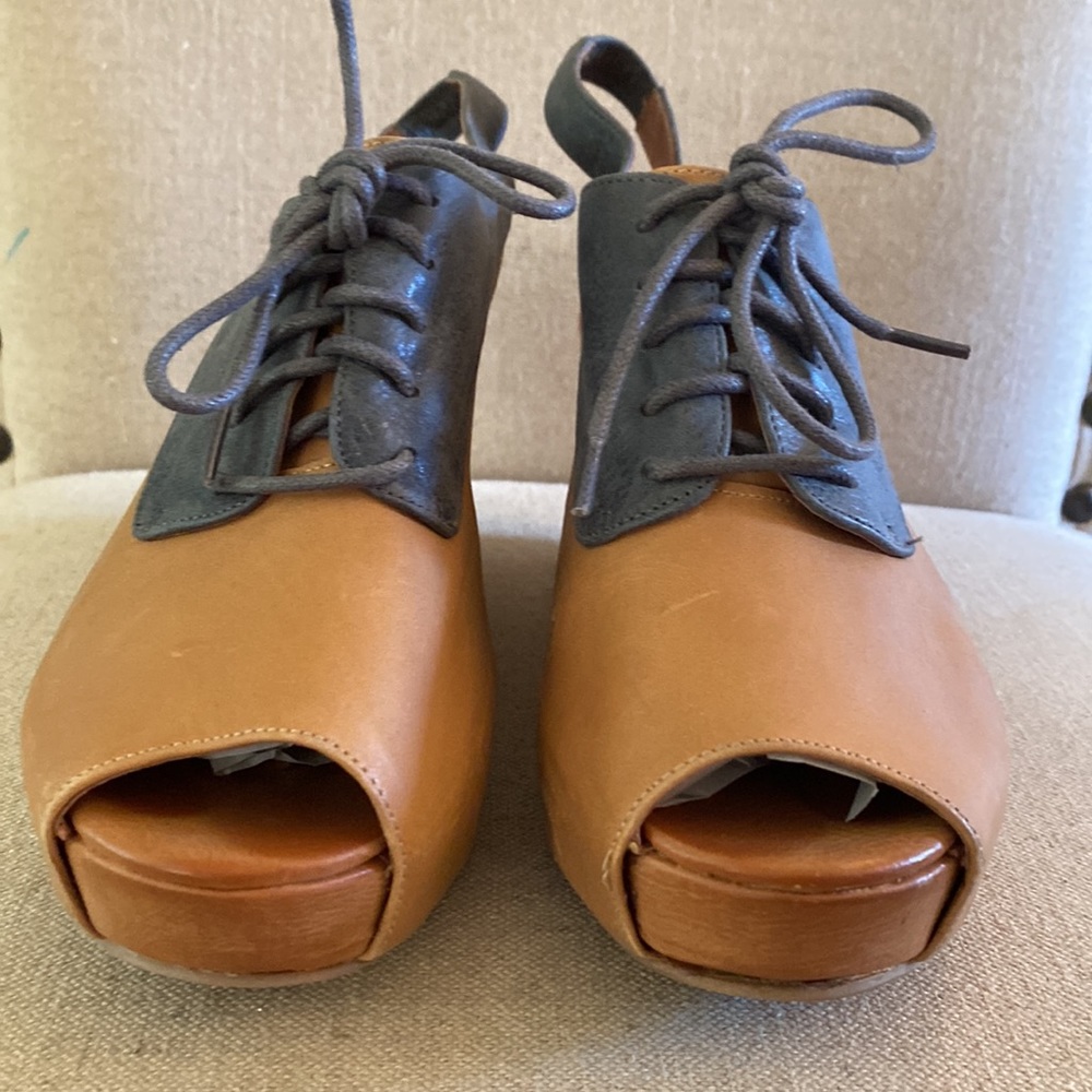 Jeffrey Campbell Leather Two Tone Lace Up Wedges Blue Tan Size 7 - Picture 8 of 13